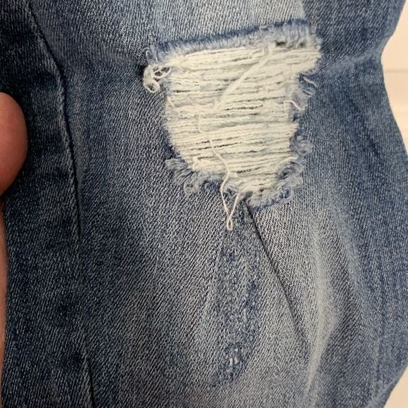 H&M Divided Distressed Jeans - Picture 4 of 10